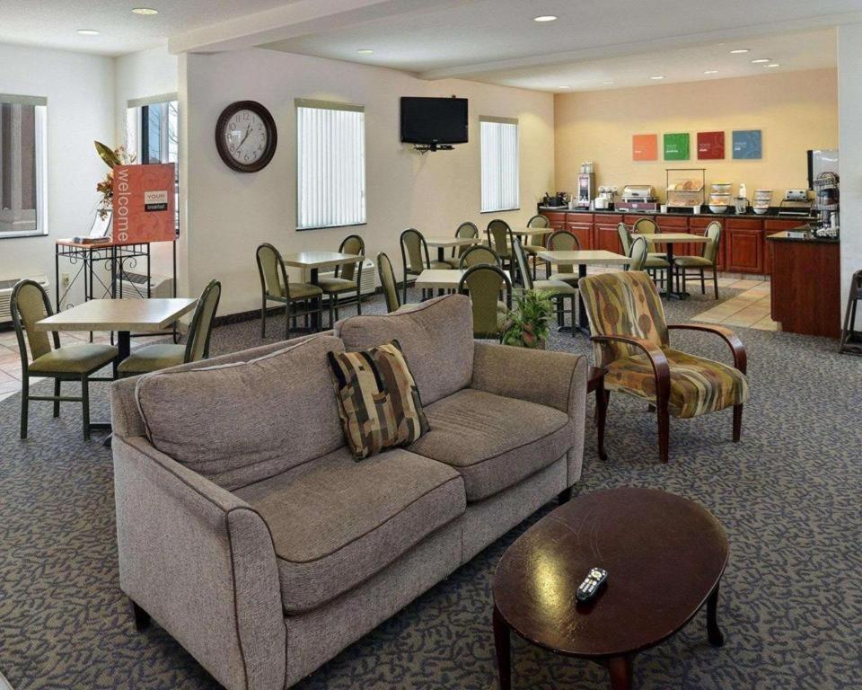 Hotel Comfort & Riverton